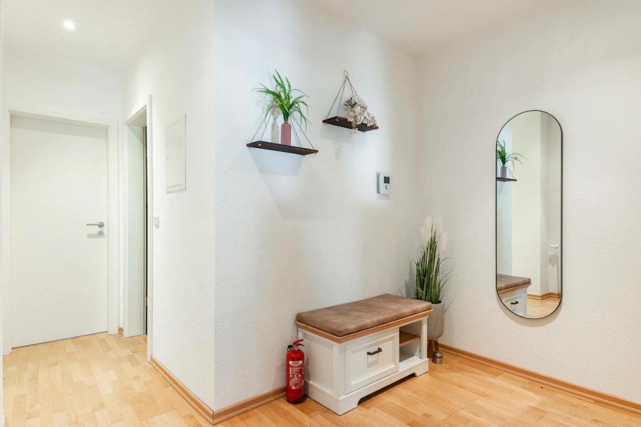 Apartment 2-raumwohnung Mit Gemütlichem Balkon In Zentrumslage *